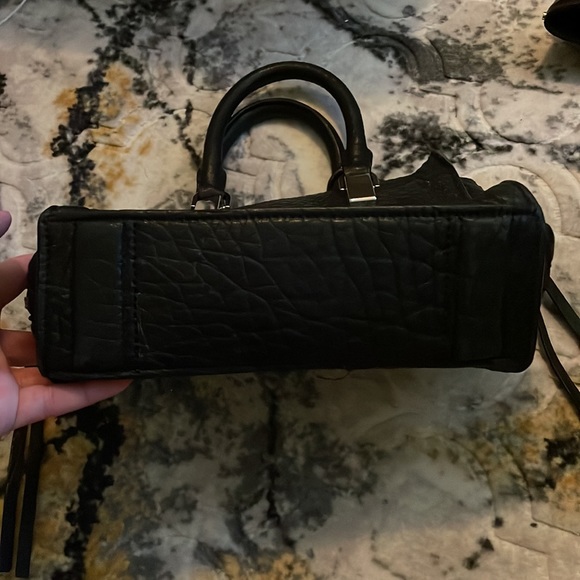 Vince Camuto 100% genuine leather handbag - Picture 2 of 5